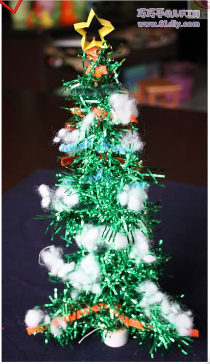 自制圣诞树（幼儿园节日手工）
