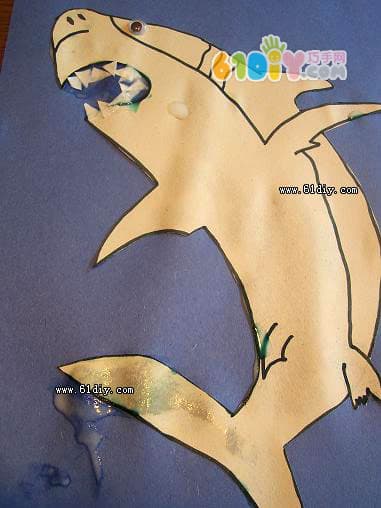 幼儿手工——鲨鱼贴画