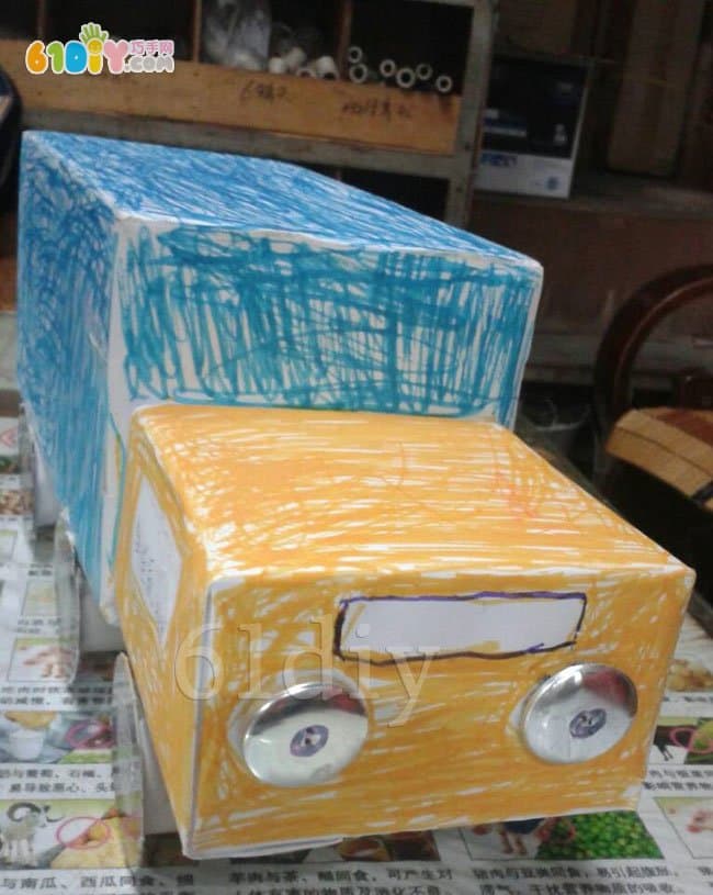 纸盒废物利用制作小汽车