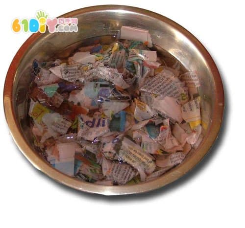 幼儿园环保手工——废纸制作有趣的小鱼