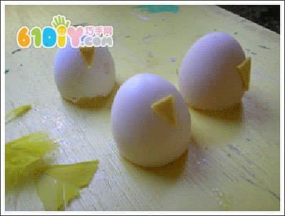 幼儿园复活节手工——有趣的鸡蛋壳小鸡