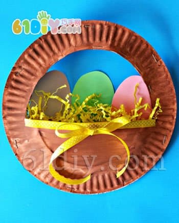 儿童制作彩蛋篮