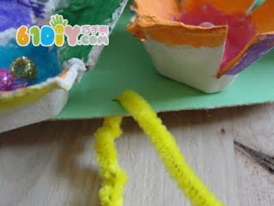 儿童春天手工——鸡蛋盒DIY花朵挂饰