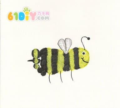 可爱有趣的创意脚印画——蜜蜂