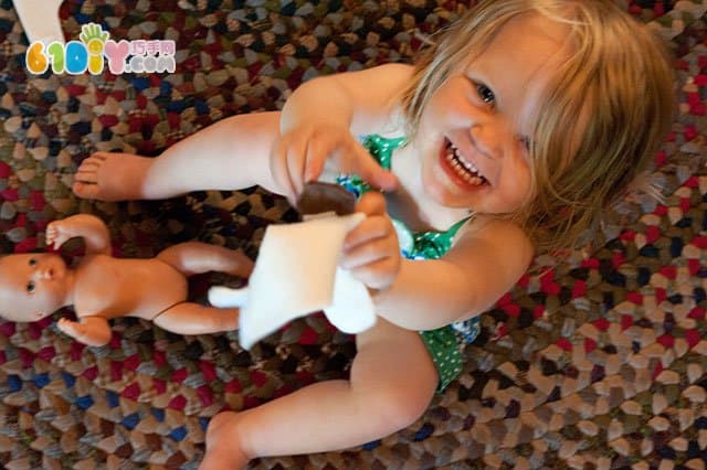 娃娃家游戏道具制作：娃娃的尿布