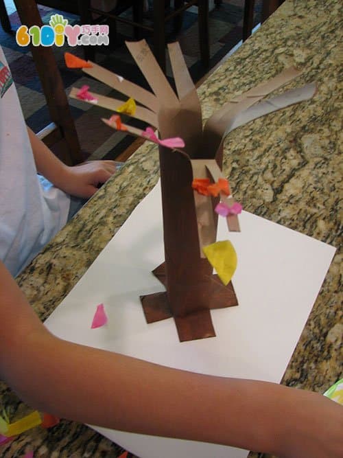 纸芯筒手工制作美丽的树