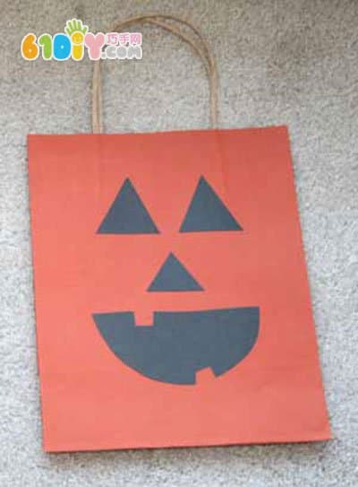 万圣节儿童手工：纸袋制作南瓜怪