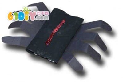 儿童万圣节：卷纸筒手工制作蜘蛛