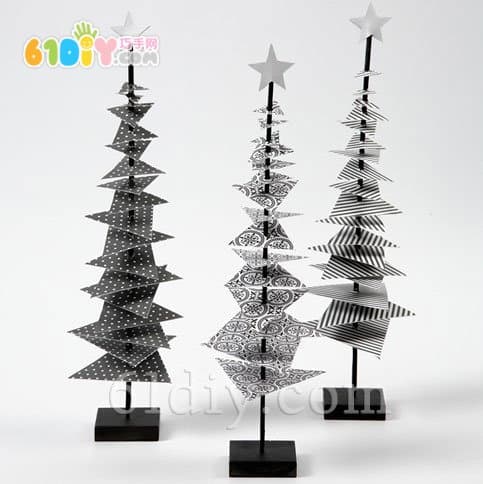 三角形纸片制作立体圣诞树