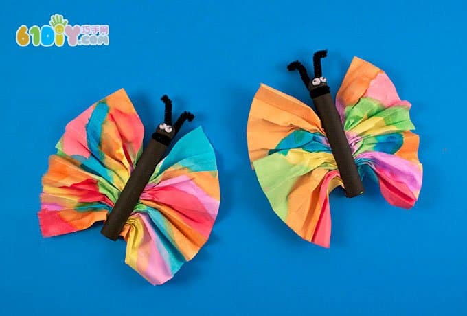 儿童DIY美丽的水彩蝴蝶 贴上眼睛