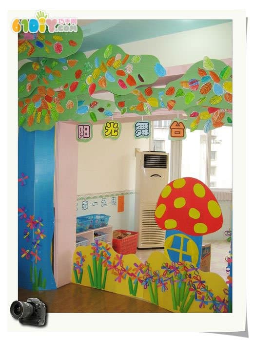 教室蘑菇和树墙饰