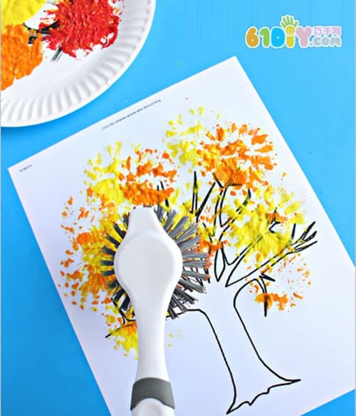儿童绘画 用洗碗刷画一画秋天的大树