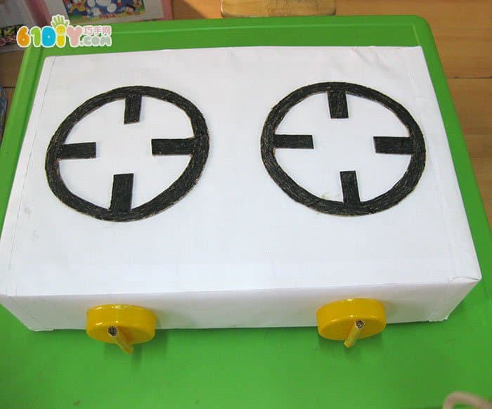 幼儿园玩教具：纸箱煤气灶