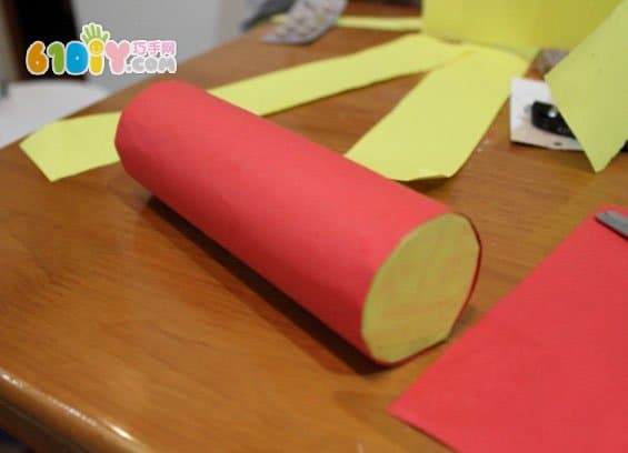 自制玩教具 厚纸筒制作拉力器