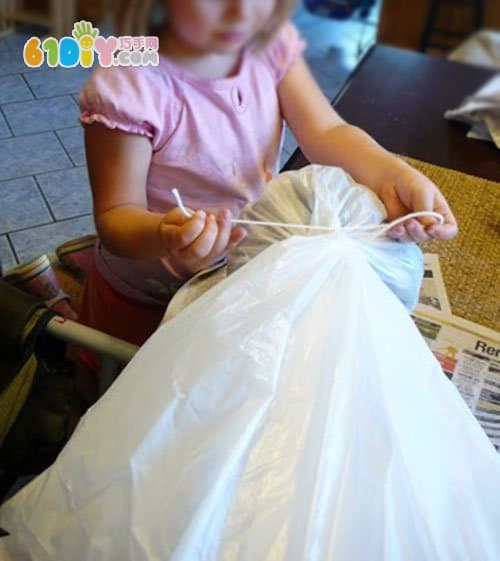 万圣节儿童手工 大塑料袋制作幽灵