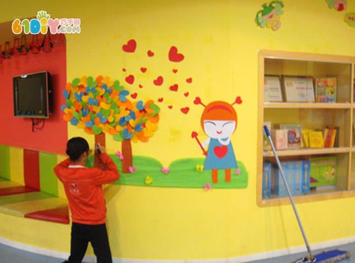 幼儿园爱心树墙饰布置
