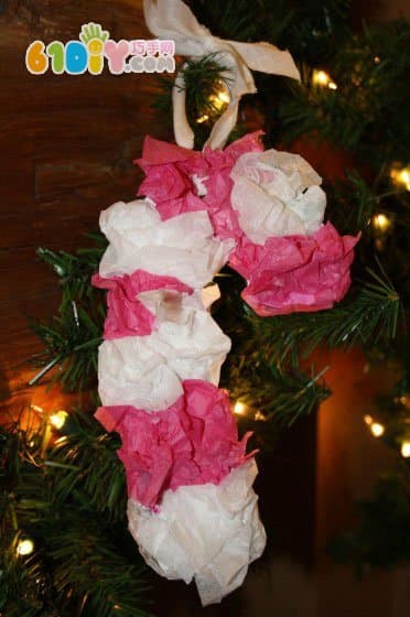 幼儿园圣诞节制作 搓纸拐棍挂饰