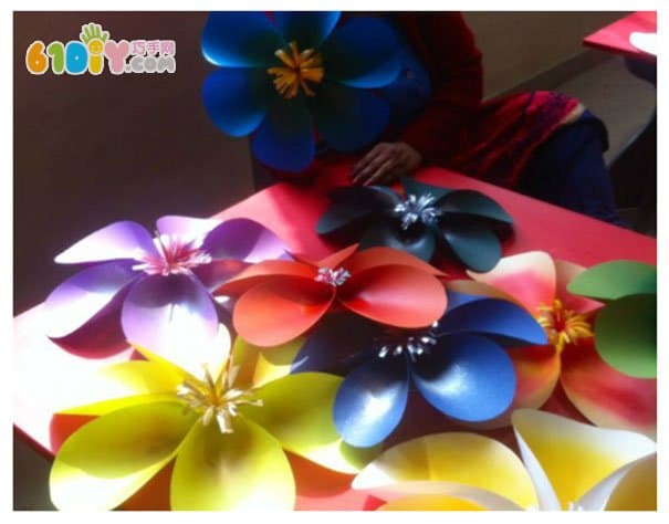 简单的立体装饰花朵制作方法