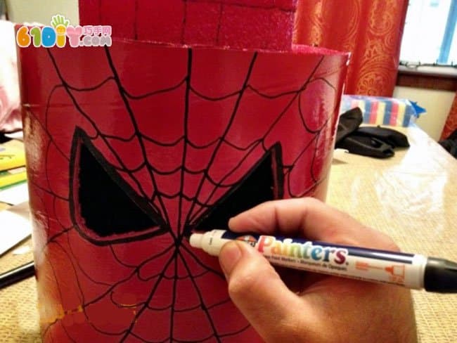 废纸箱纸筒DIY制作乐高式超人蜘蛛侠蝙蝠侠