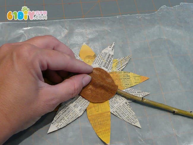 废纸制作漂亮的太阳花