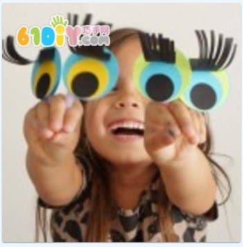 儿童制作大眼睛怪物手指偶