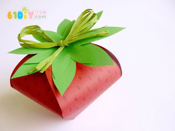制作可爱的草莓形礼物包装盒