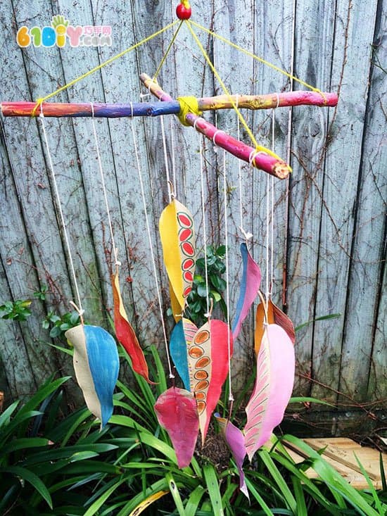 儿童手工制作漂亮的彩绘树叶挂饰