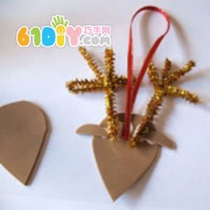 儿童制作简单的驯鹿圣诞挂饰