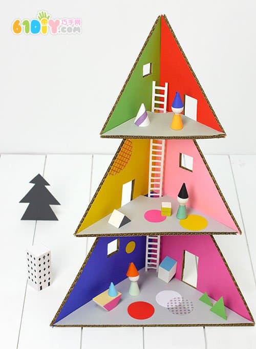 废纸板DIY圣诞树形娃娃们的房子