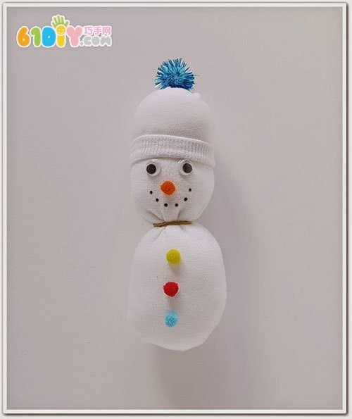 儿童冬天手工制作可爱的袜子小雪人