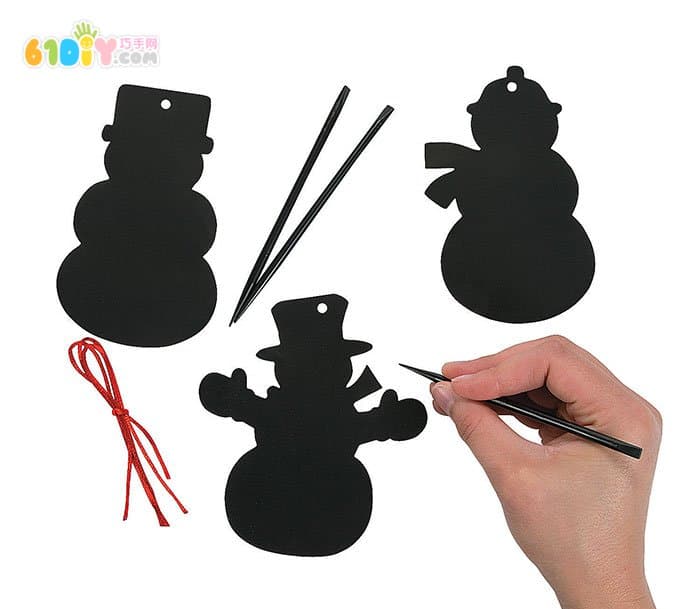 儿童冬天手工制作刮画纸雪人