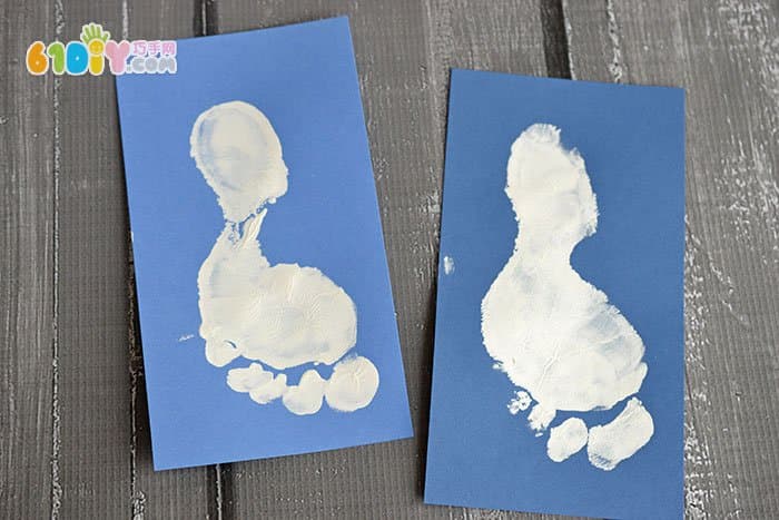 儿童手工制作脚印雪人卡片