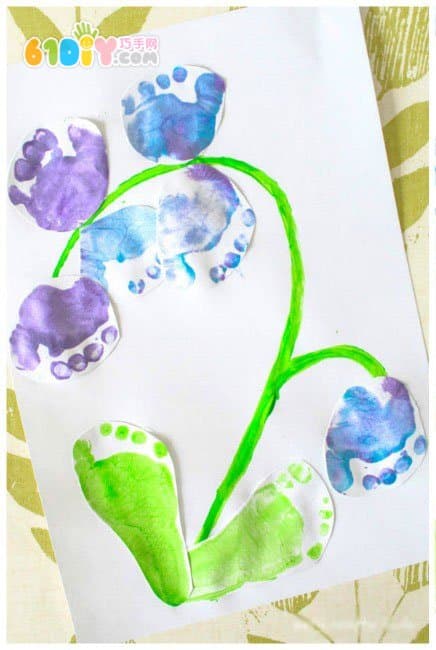 儿童创意脚印画 美丽风铃草