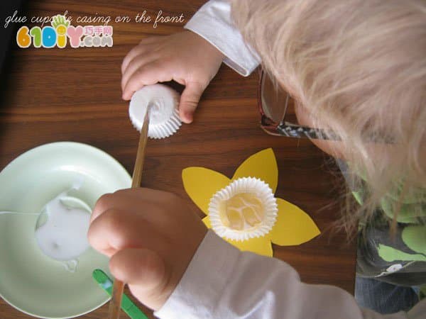 幼儿制作简单的立体水仙花
