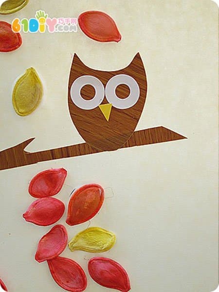 秋天手工贴画：树和猫头鹰