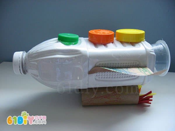 儿童创意DIY 饮料瓶制作火箭