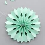 手工制作漂亮简单的装饰剪纸花朵