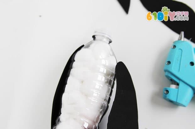 矿泉水瓶废物利用DIY企鹅