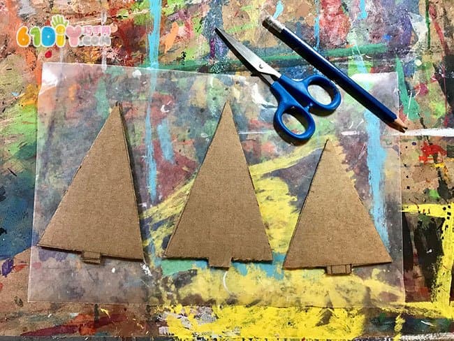 幼儿手工制作废纸板圣诞树